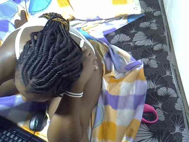 Sexyevonne webcam