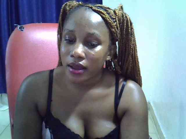 Sexyevonne webcam