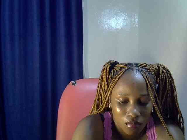 Sexyevonne webcam
