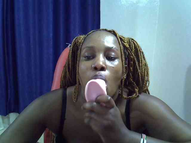Sexyevonne webcam