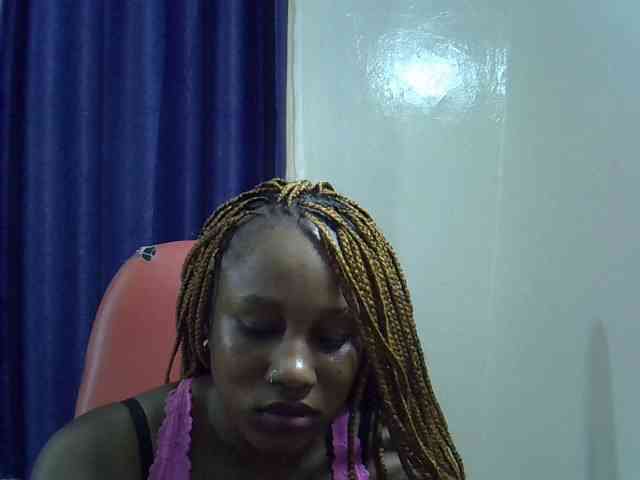 Sexyevonne webcam