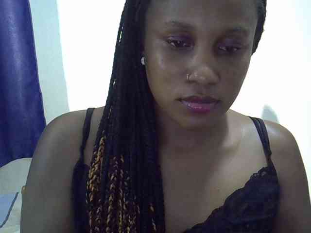 Sexyevonne webcam