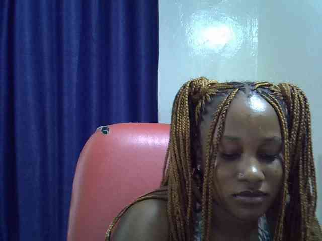 Sexyevonne webcam