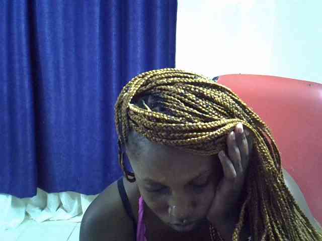 Sexyevonne webcam