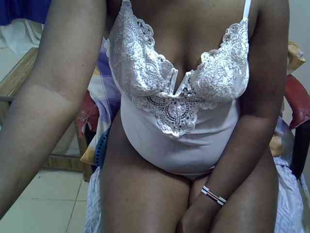 Sexyevonne webcam