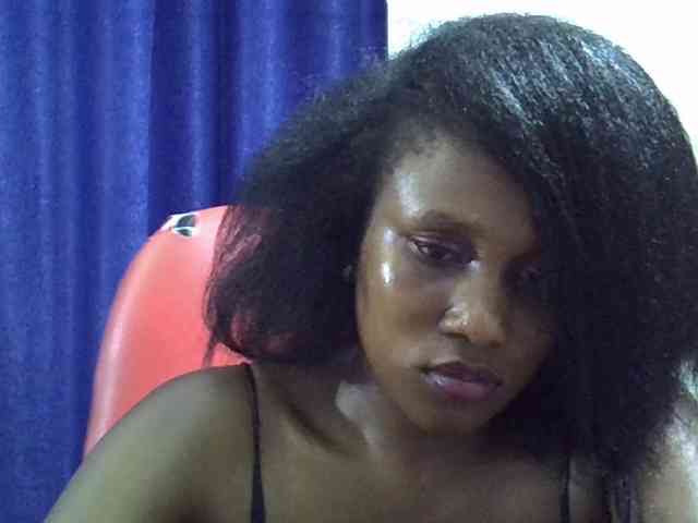 Sexyevonne webcam