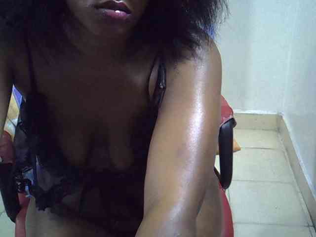 Sexyevonne webcam