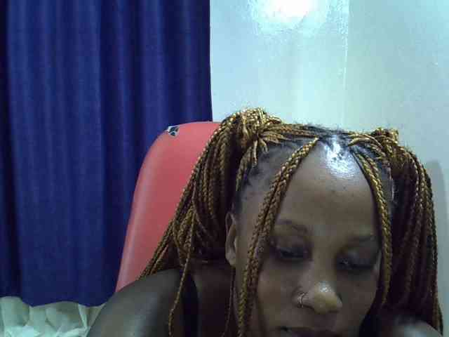 Sexyevonne webcam