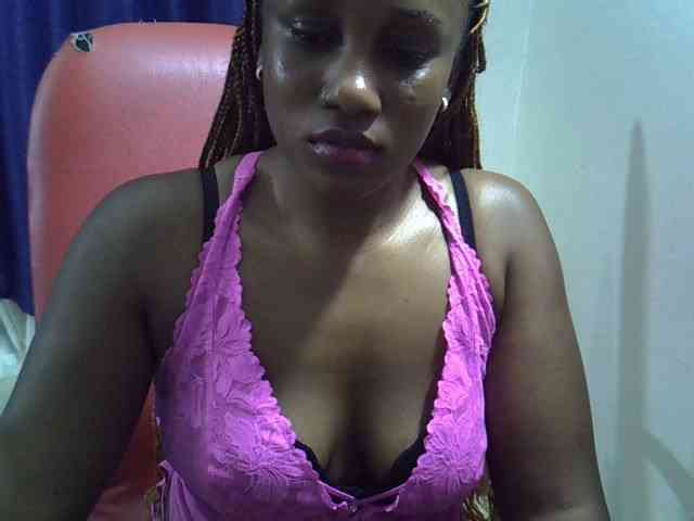 Sexyevonne webcam