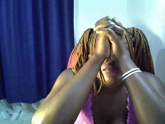 Sexyevonne webcam