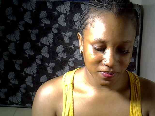 Sexyevonne webcam