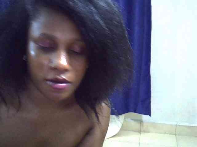 Sexyevonne webcam