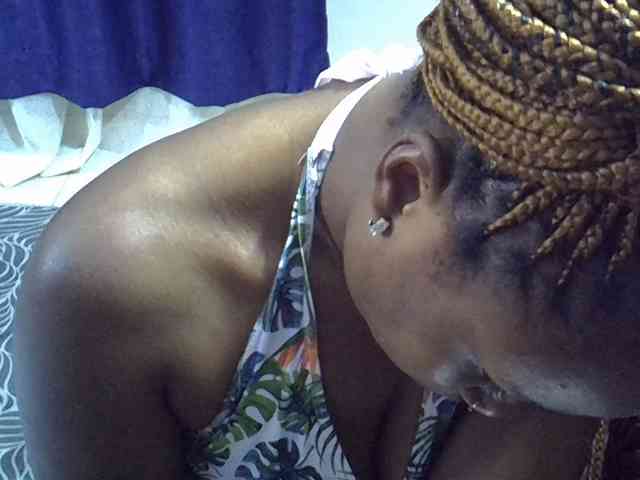 Sexyevonne webcam