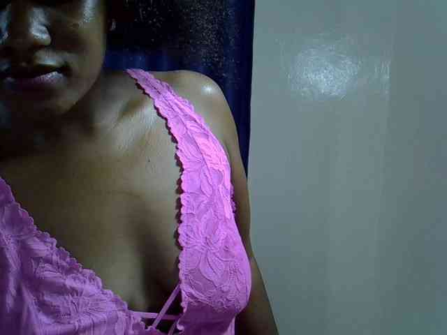 Sexyevonne webcam