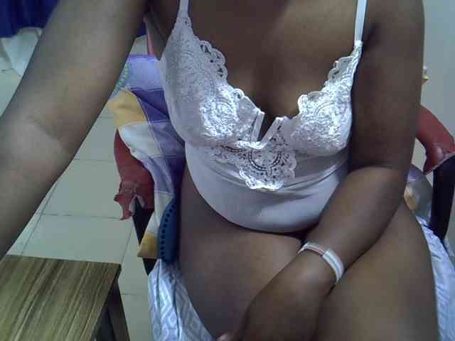 Sexyevonne webcam