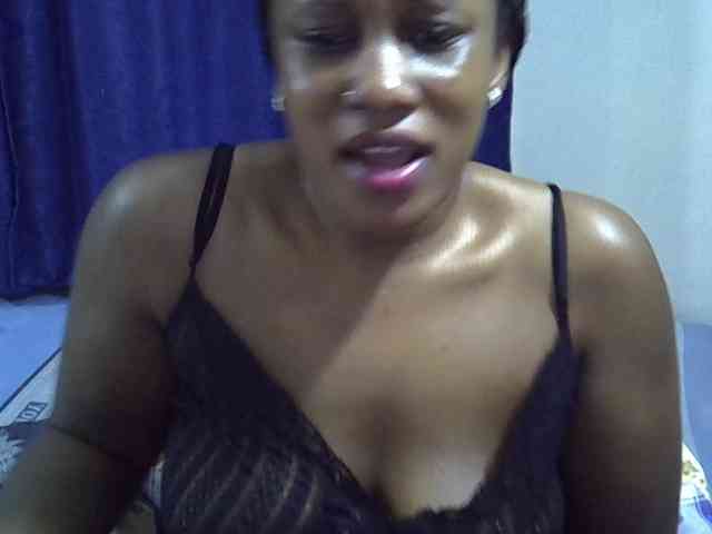 Sexyevonne webcam