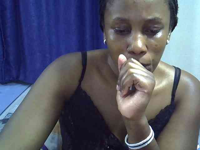 Sexyevonne webcam