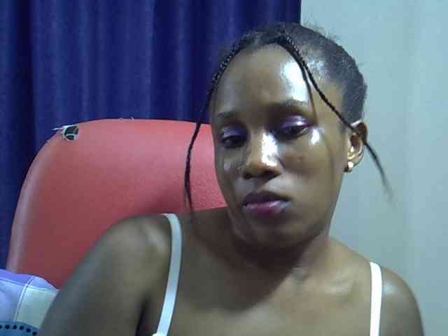 Sexyevonne webcam