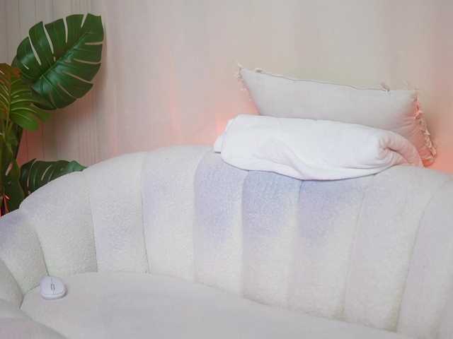 AriaPlay's BongaCams show and profile