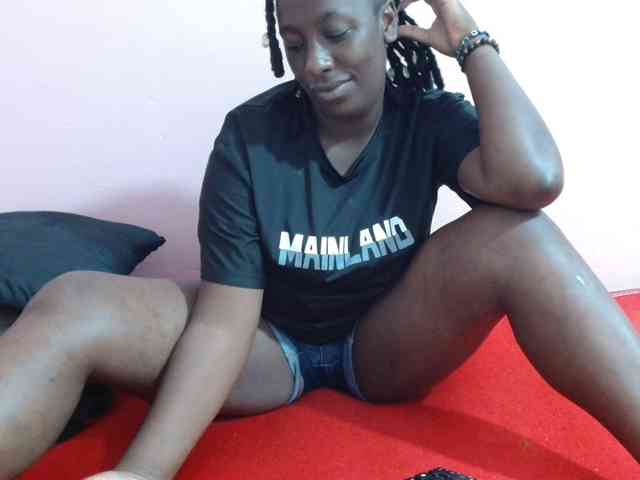 Model: Curvycrush1