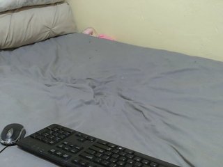 Petitebunni's Live Webcam