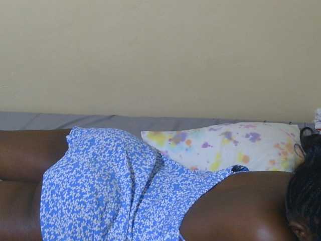 Petitebunni live cam on BongaCams