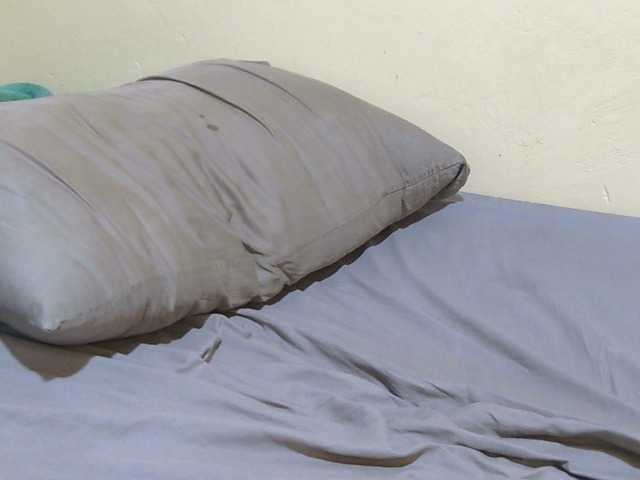 Petitebunni live webcam show