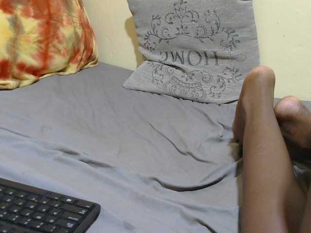 Petitebunni live cam on UnifiedCams