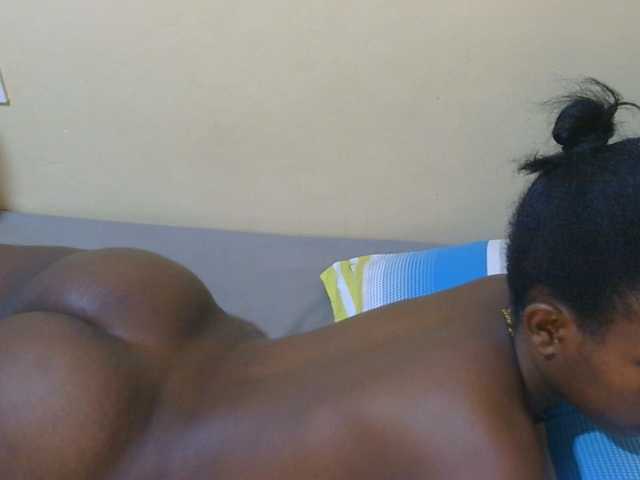 Petitebunni live cam on BongaCams