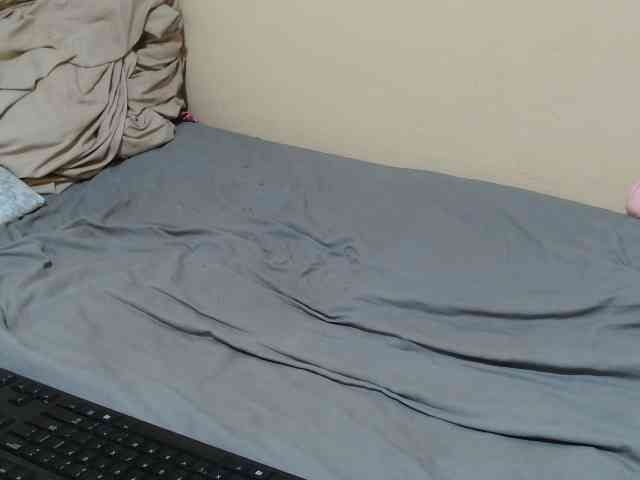 Petitebunni webcam