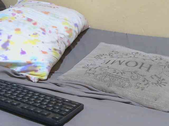 Petitebunni webcam