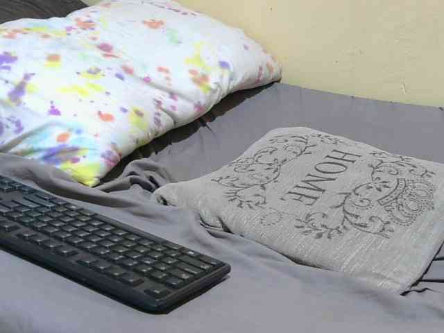 Petitebunni webcam