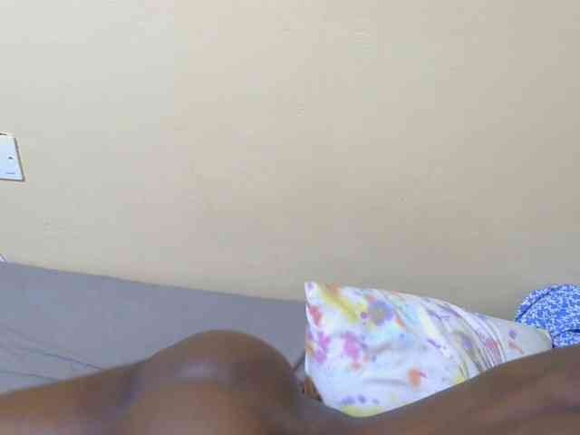 Petitebunni webcam