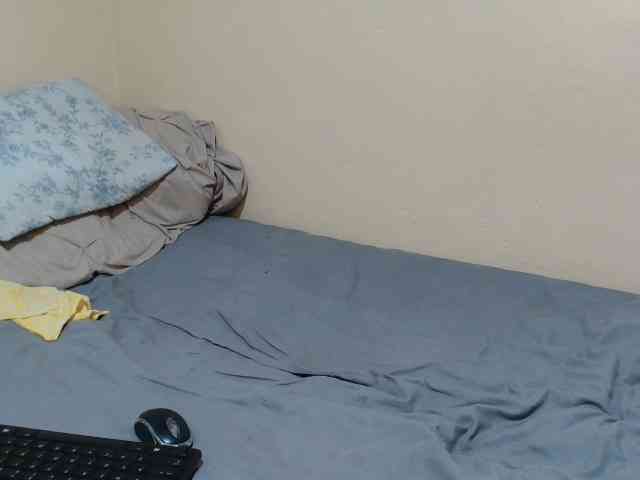 Petitebunni webcam