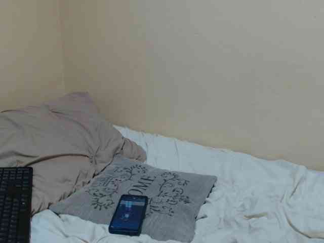 Petitebunni webcam