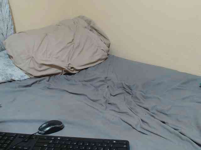 Petitebunni webcam