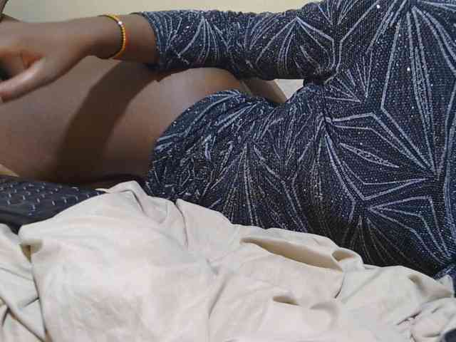 Petitebunni webcam