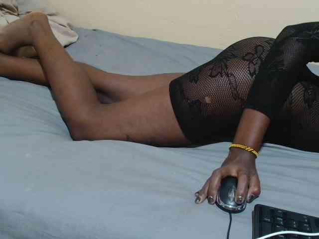 Petitebunni webcam