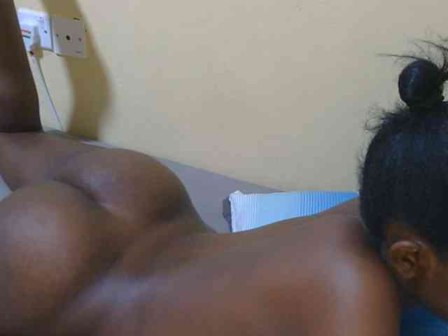 Petitebunni webcam