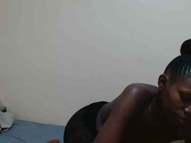 Petitebunni webcam