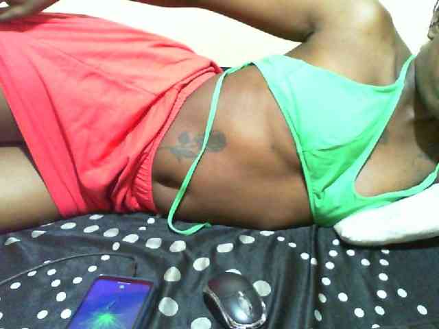 Petitebunni webcam