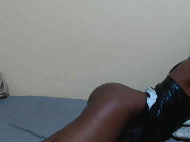Petitebunni webcam