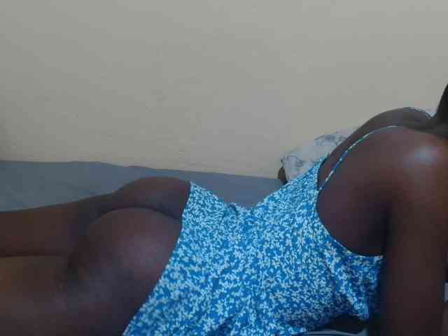 Petitebunni webcam