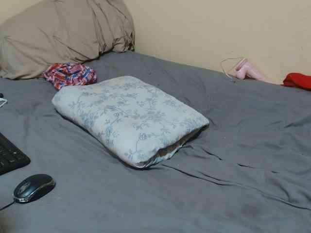 Petitebunni webcam