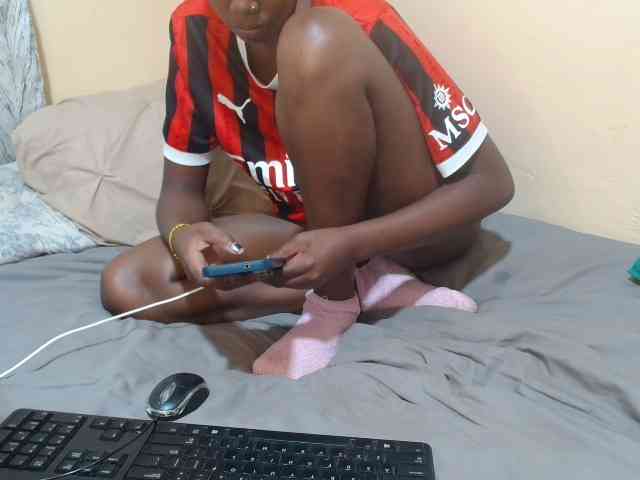 Petitebunni webcam