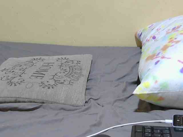 Petitebunni webcam
