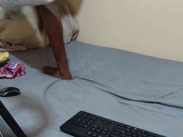 Petitebunni webcam