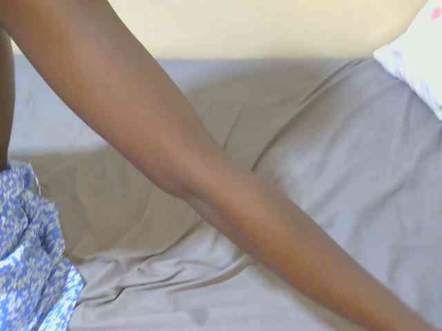 Petitebunni webcam