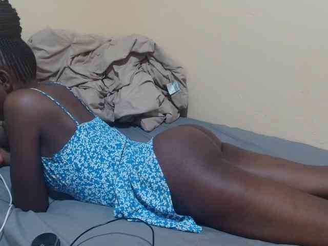 Petitebunni webcam