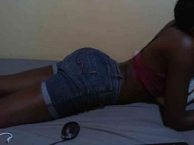 Petitebunni webcam